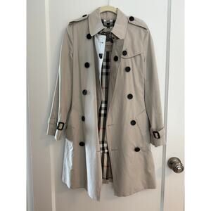 Authentic Burberry Trench Coat Size 0